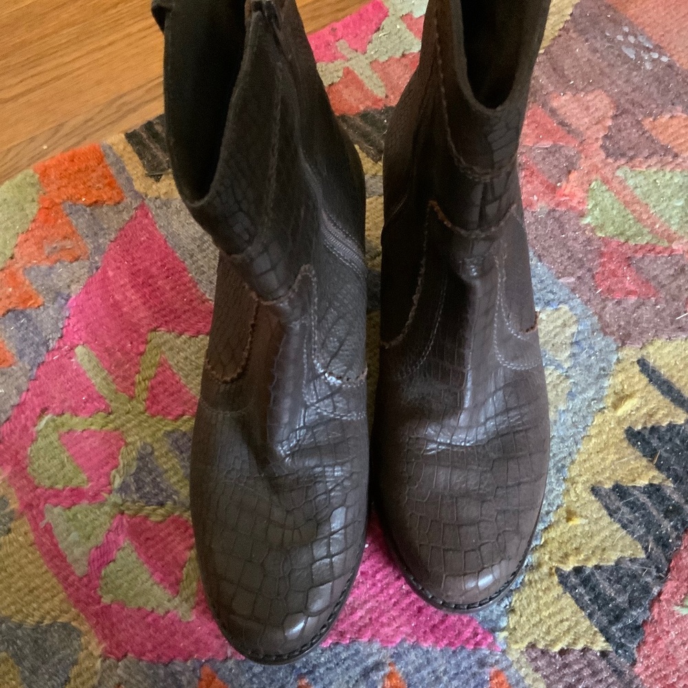 Awesome Leather Bootie. ELITES SIZE 8